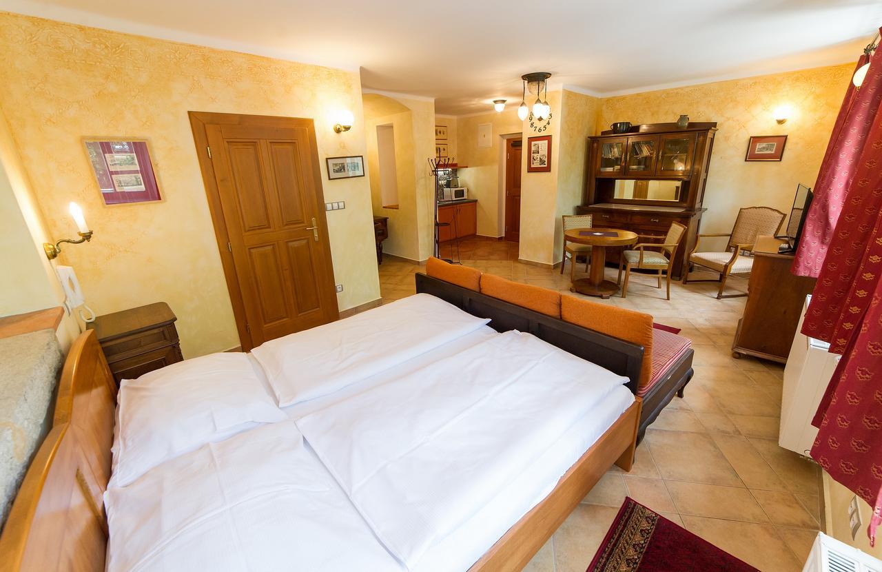 U Zvonu Apartments Чеський Крумлов Екстер'єр фото