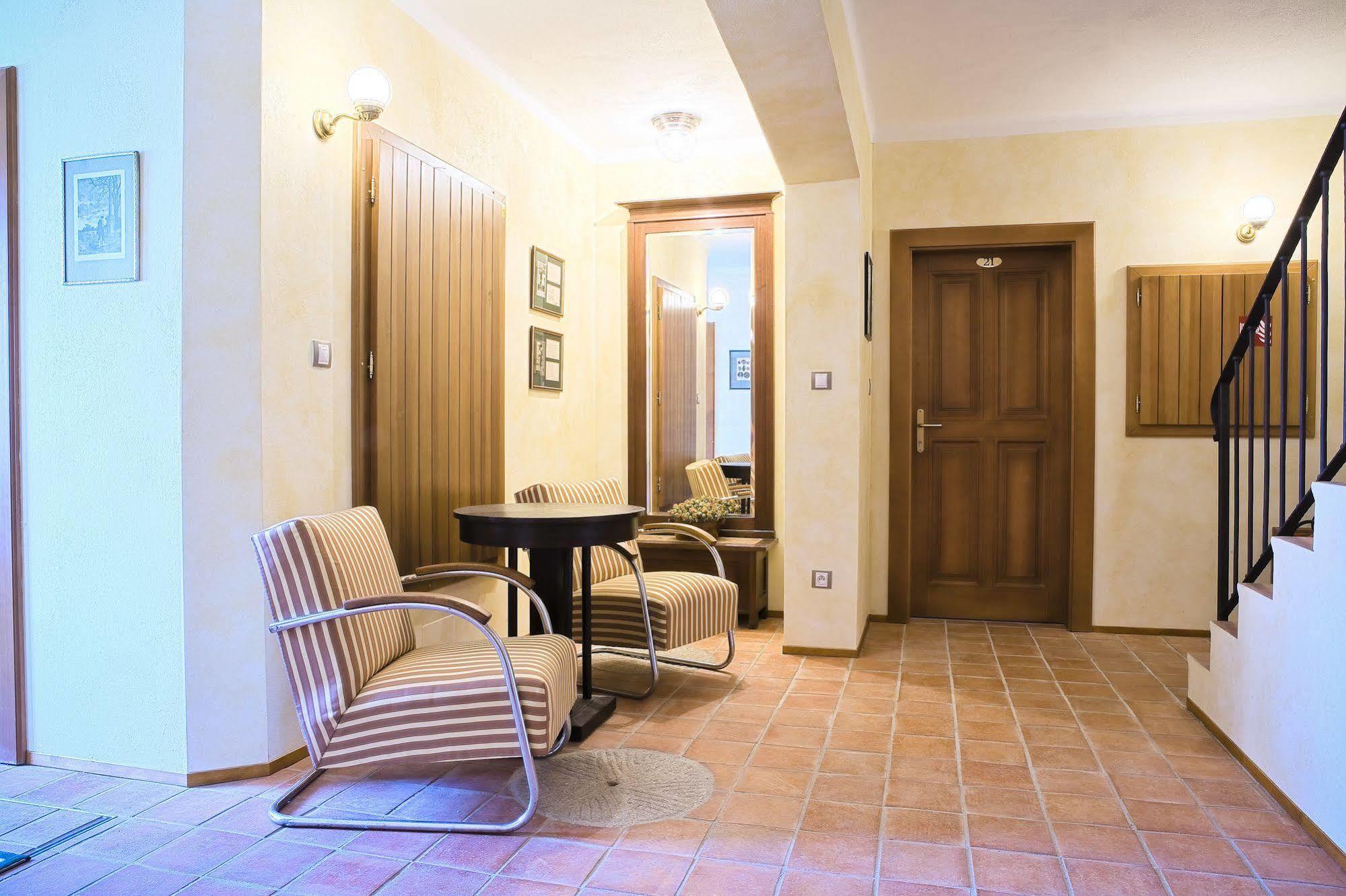 U Zvonu Apartments Чеський Крумлов Екстер'єр фото