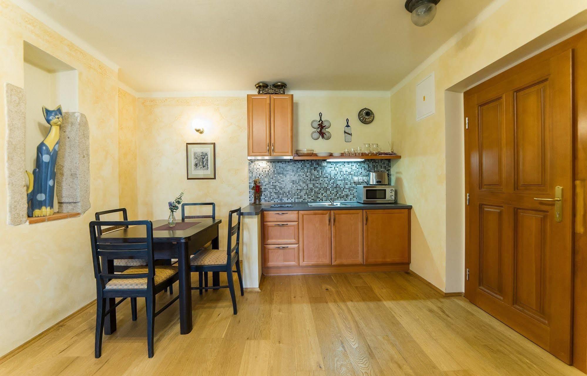 U Zvonu Apartments Чеський Крумлов Екстер'єр фото